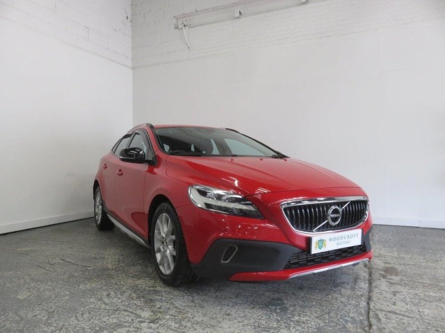 VOLVO V40 CROSS COUNTRY 2.0 D3 Pro Euro 6 (s/s) 5dr (2016/66)