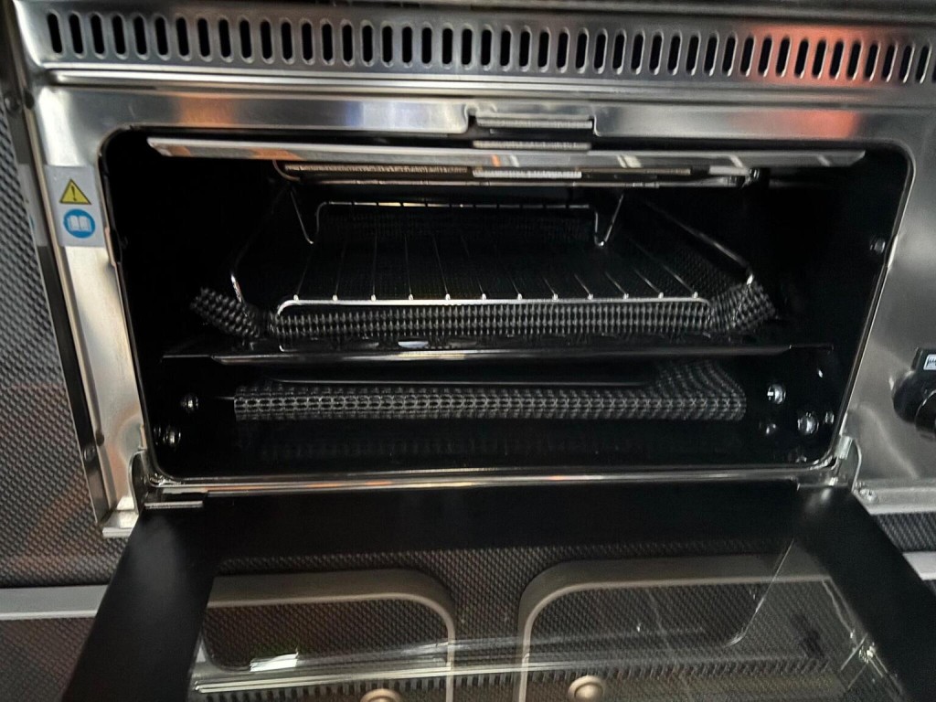 VOLKSWAGEN CAMPERVAN