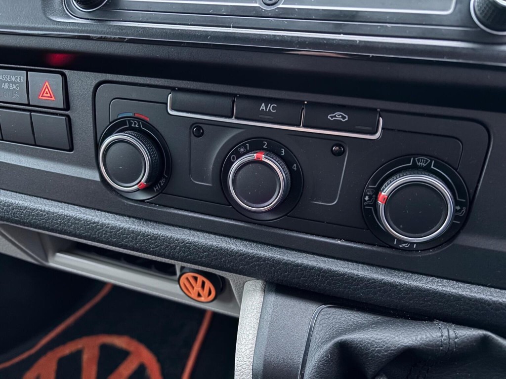 VOLKSWAGEN CAMPERVAN