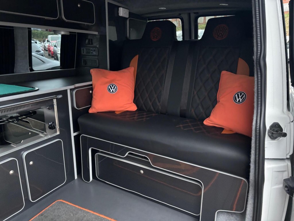 VOLKSWAGEN CAMPERVAN