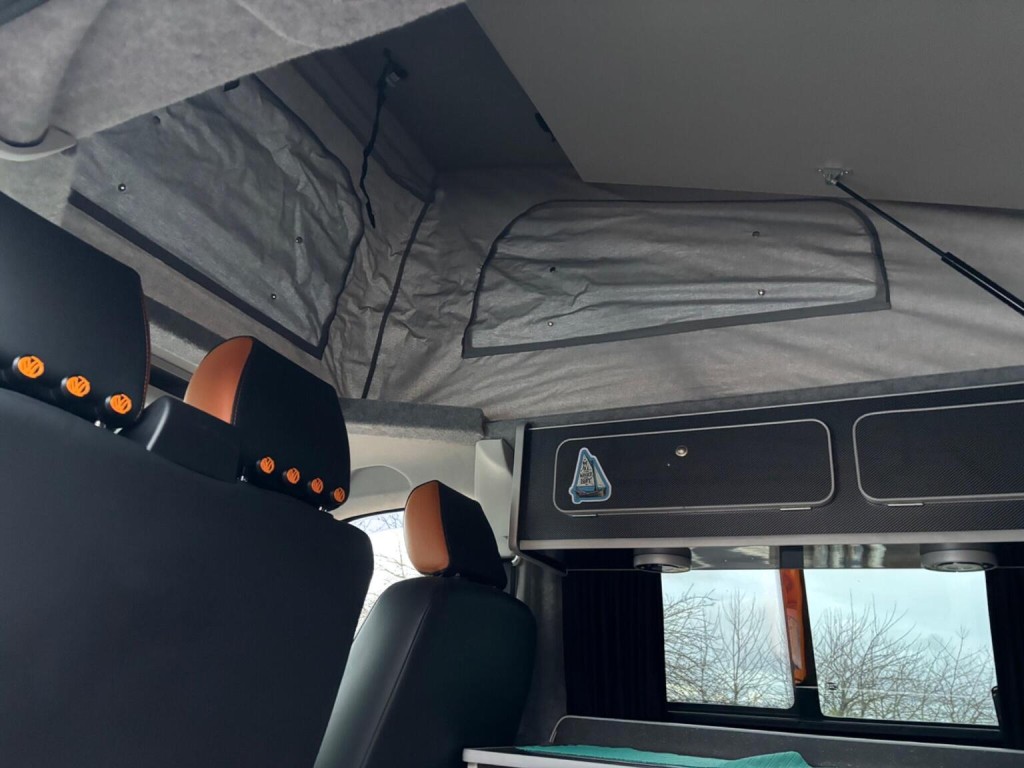 VOLKSWAGEN CAMPERVAN