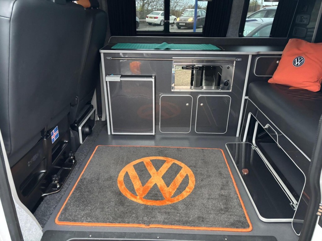 VOLKSWAGEN CAMPERVAN