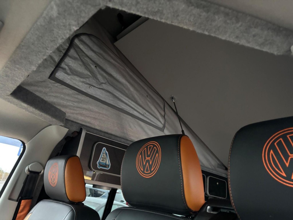 VOLKSWAGEN CAMPERVAN