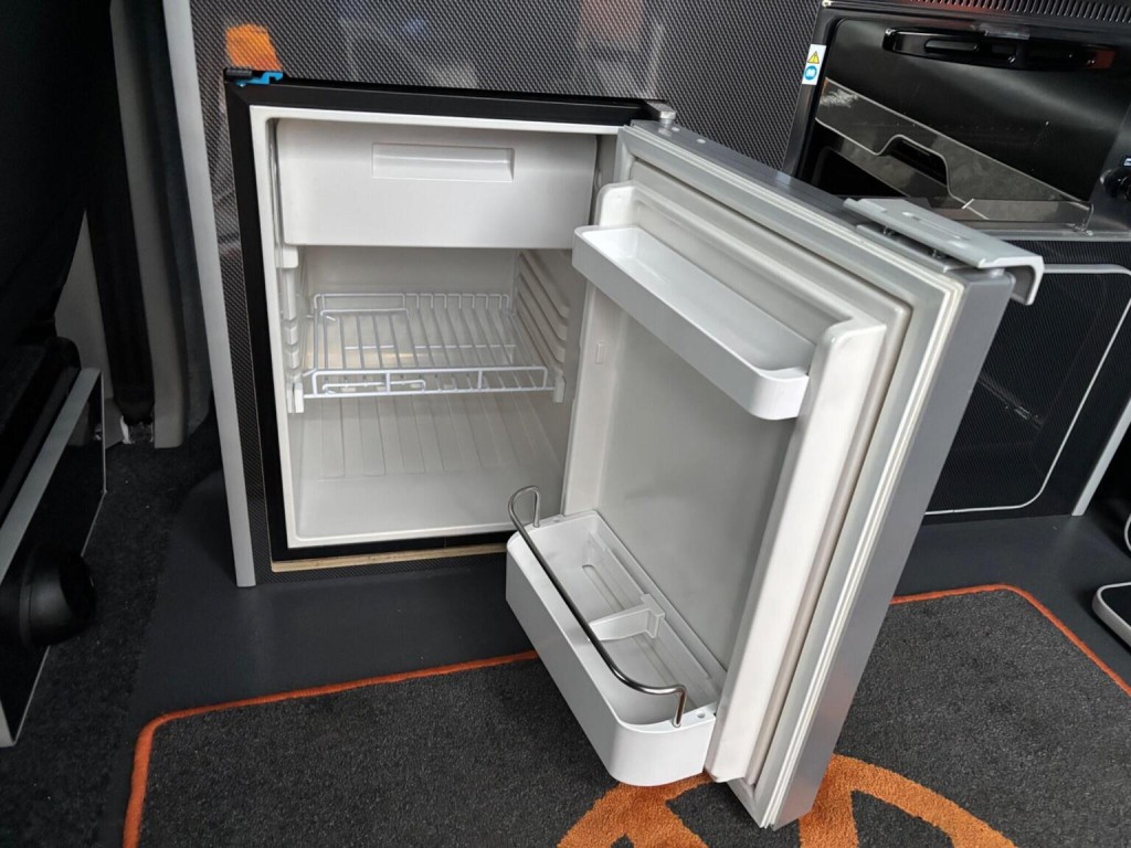 VOLKSWAGEN CAMPERVAN