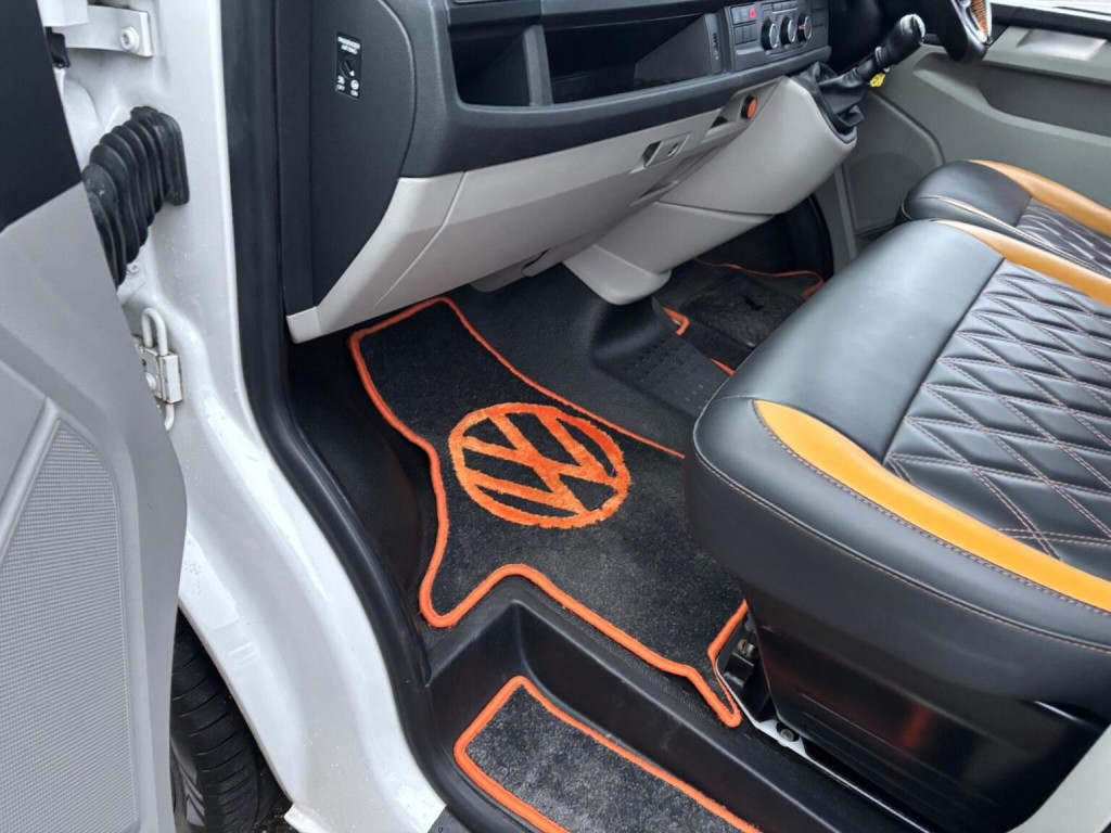 VOLKSWAGEN CAMPERVAN