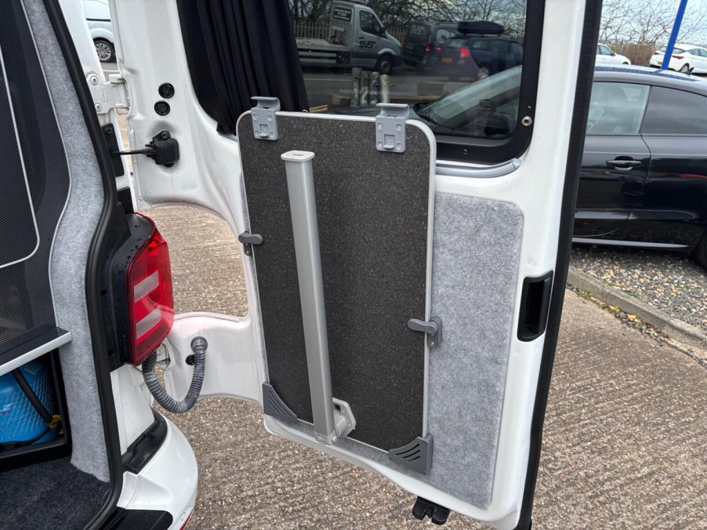 VOLKSWAGEN CAMPERVAN