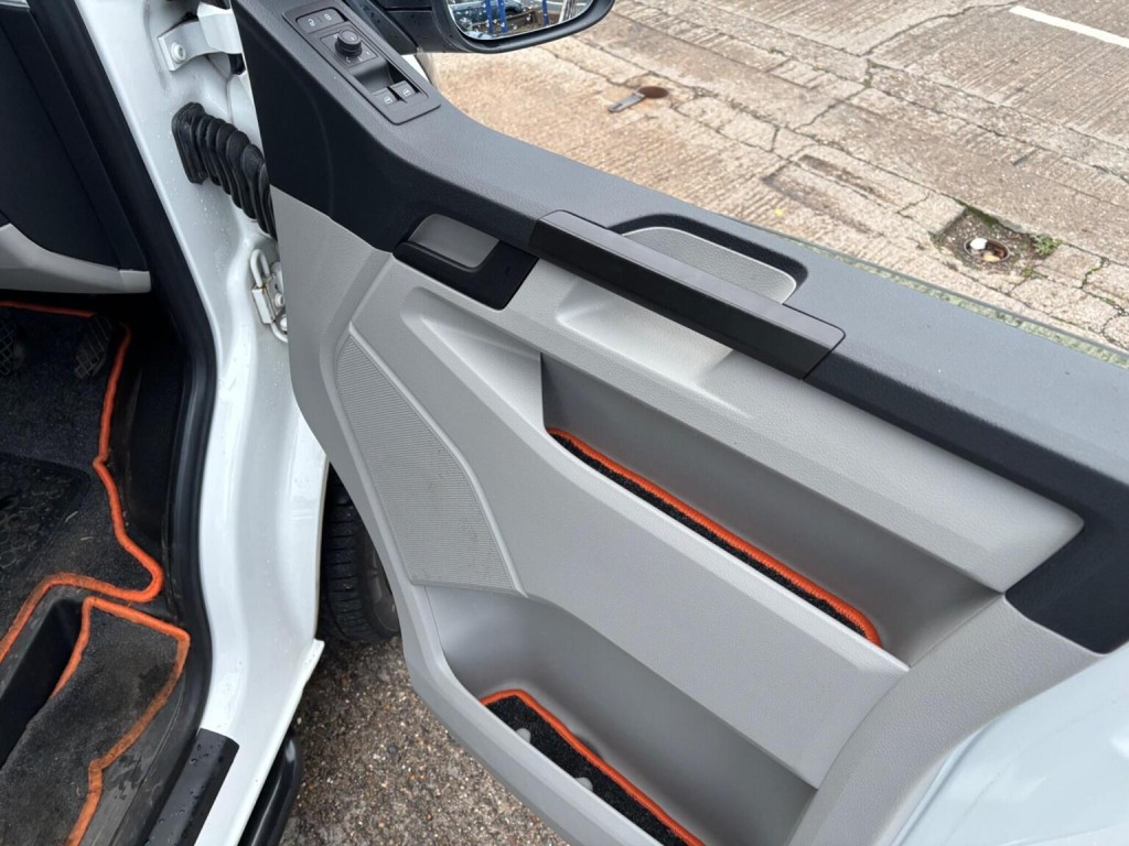 VOLKSWAGEN CAMPERVAN