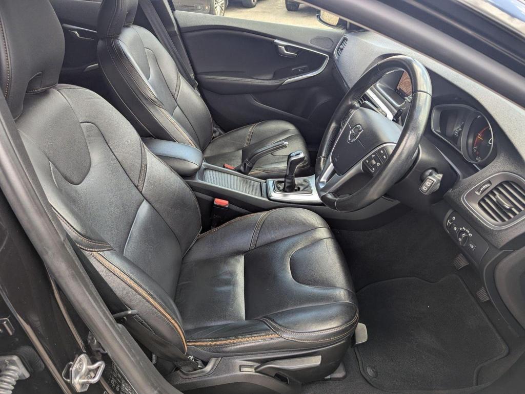 VOLVO V40 CROSS COUNTRY