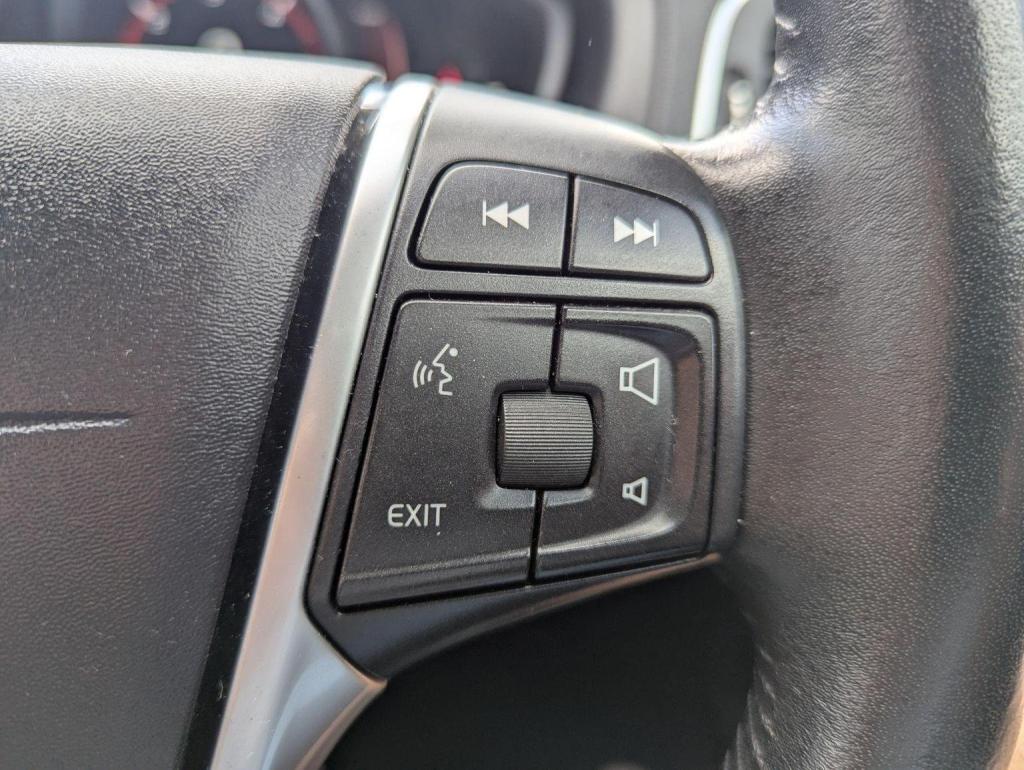 VOLVO V40 CROSS COUNTRY