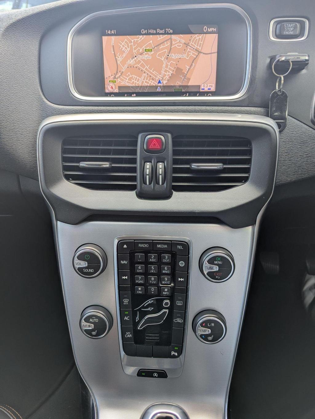 VOLVO V40 CROSS COUNTRY