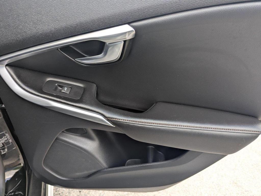 VOLVO V40 CROSS COUNTRY