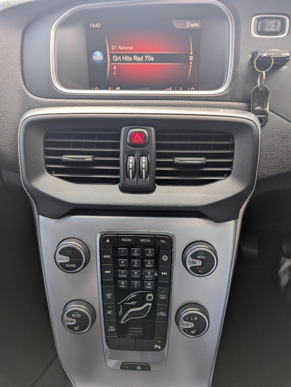 VOLVO V40 CROSS COUNTRY