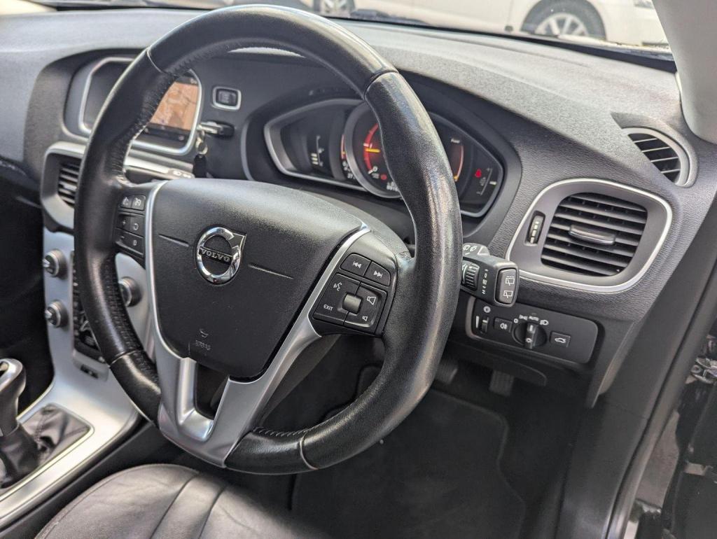 VOLVO V40 CROSS COUNTRY