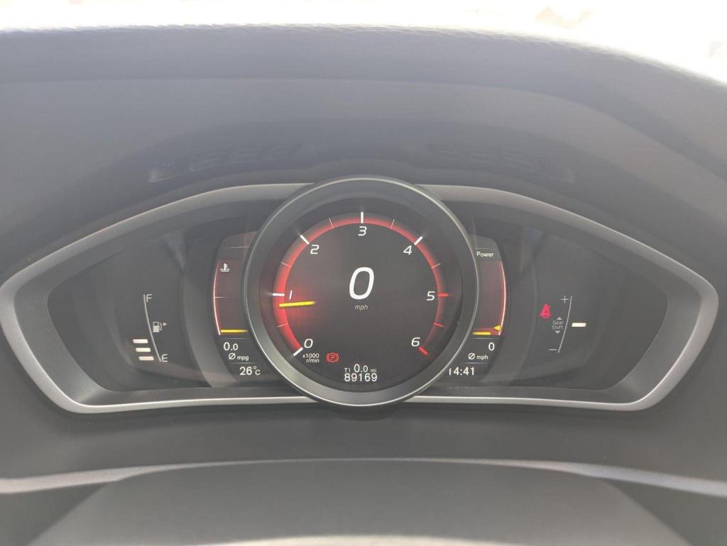 VOLVO V40 CROSS COUNTRY