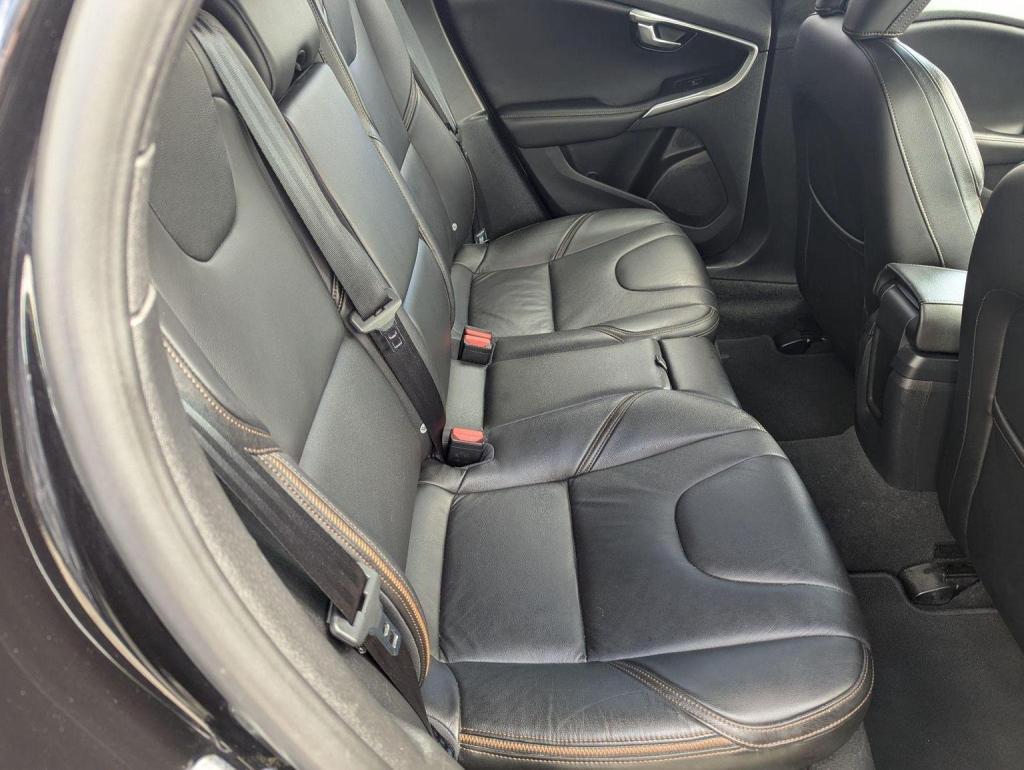 VOLVO V40 CROSS COUNTRY