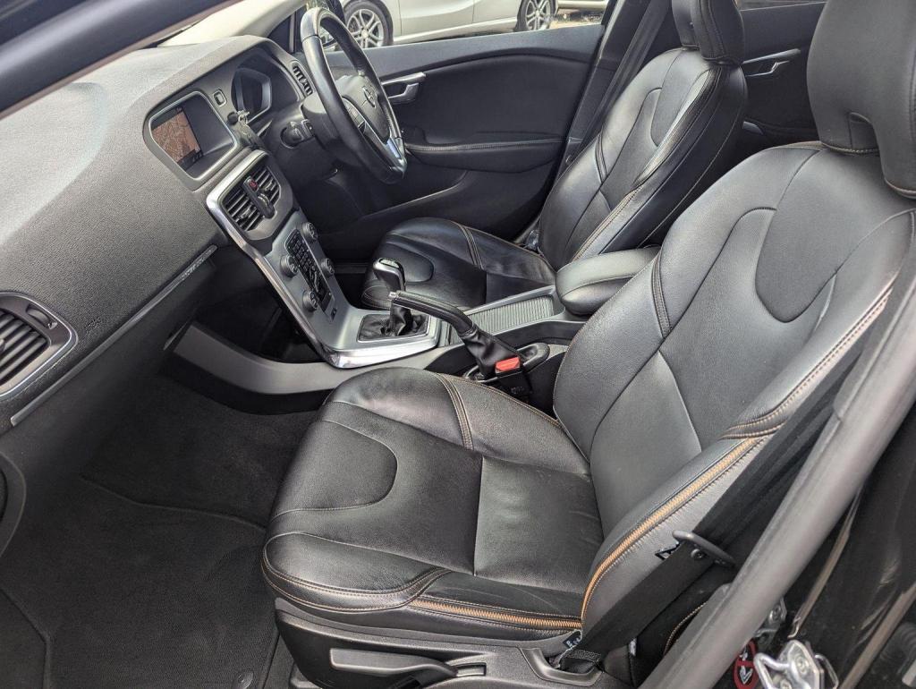 VOLVO V40 CROSS COUNTRY