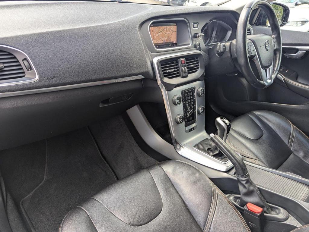 VOLVO V40 CROSS COUNTRY