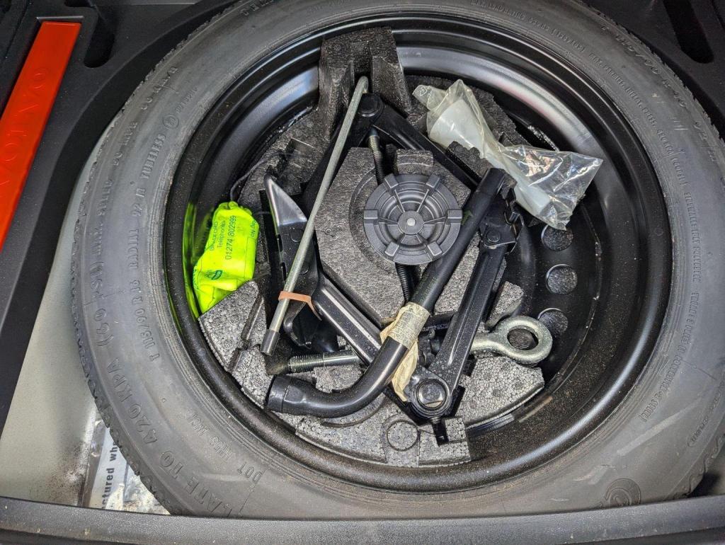 VOLVO V40 CROSS COUNTRY