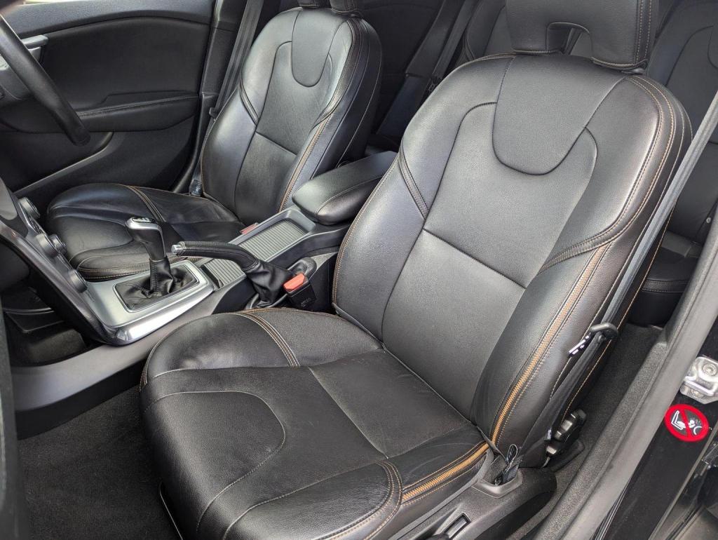 VOLVO V40 CROSS COUNTRY