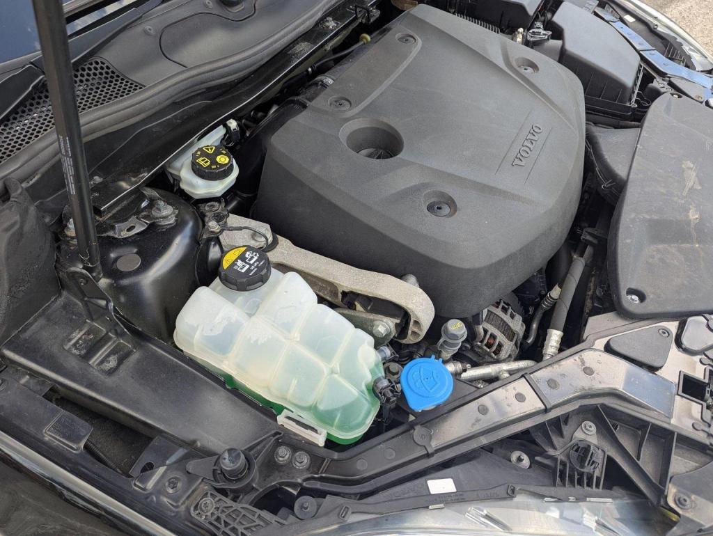 VOLVO V40 CROSS COUNTRY