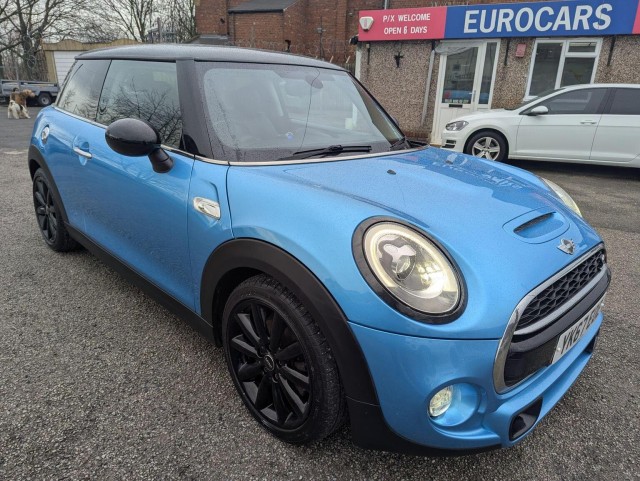 MINI HATCH