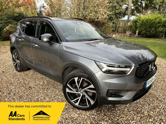 VOLVO XC40