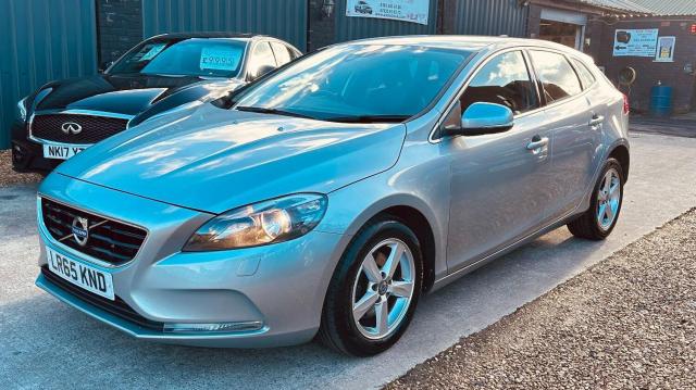 VOLVO V40