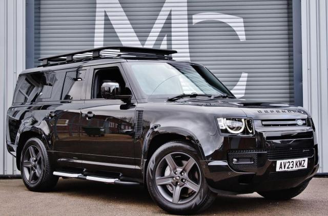 LAND ROVER DEFENDER 130 3.0 D300 MHEV X-Dynamic SE (2023)