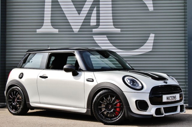 MINI HATCH COOPER 2.0 John Cooper Works Challenge (2017)