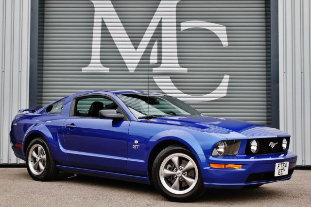 FORD MUSTANG 5.0 V8 GT Fastback (2005)