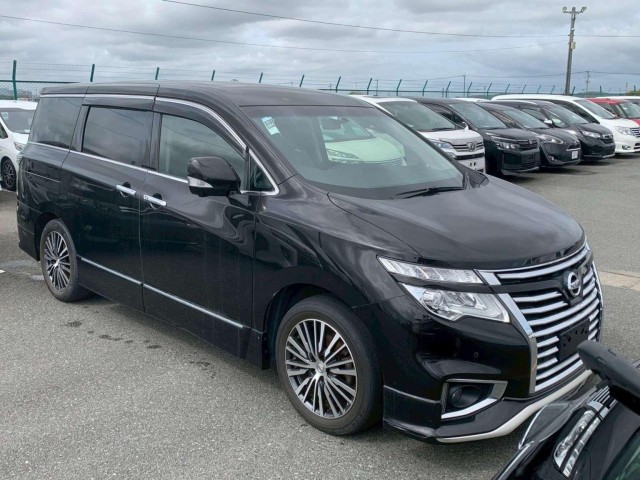 NISSAN ELGRAND 350HIGHWAY STAR (2014/63)