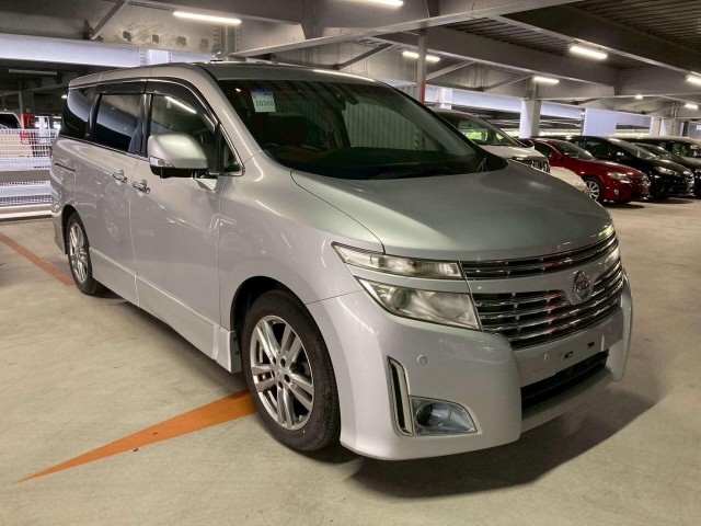 NISSAN ELGRAND 3.5 VIP 5dr 7 Seats (2013/63)