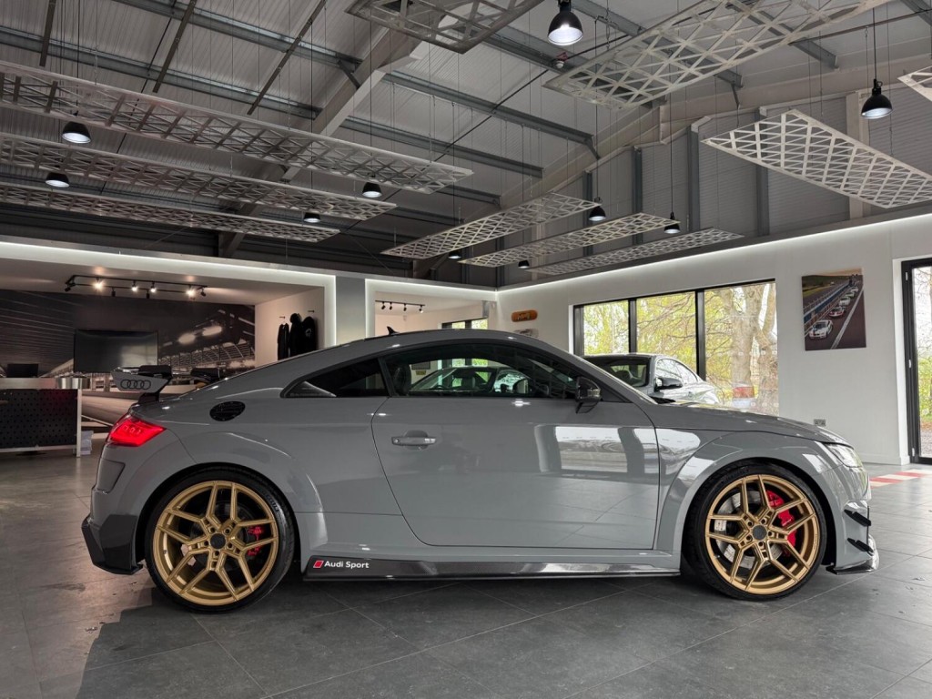 AUDI TT RS