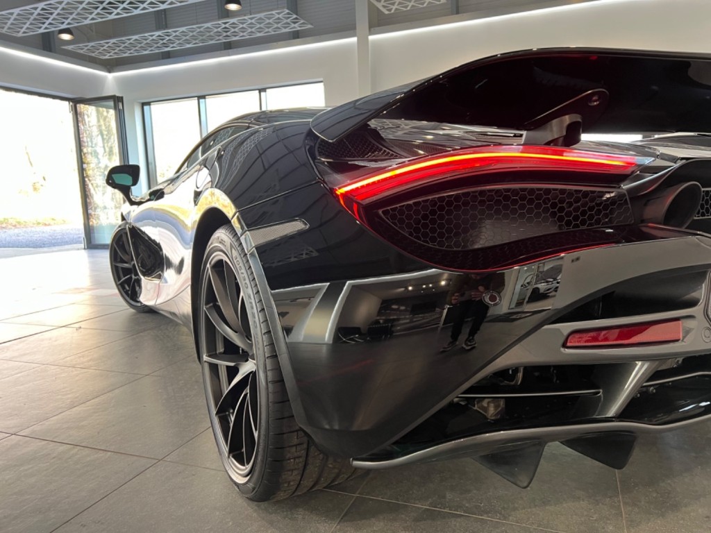 MCLAREN 720S