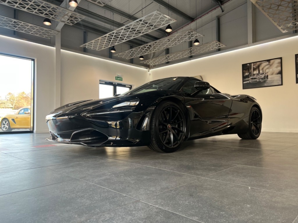 MCLAREN 720S