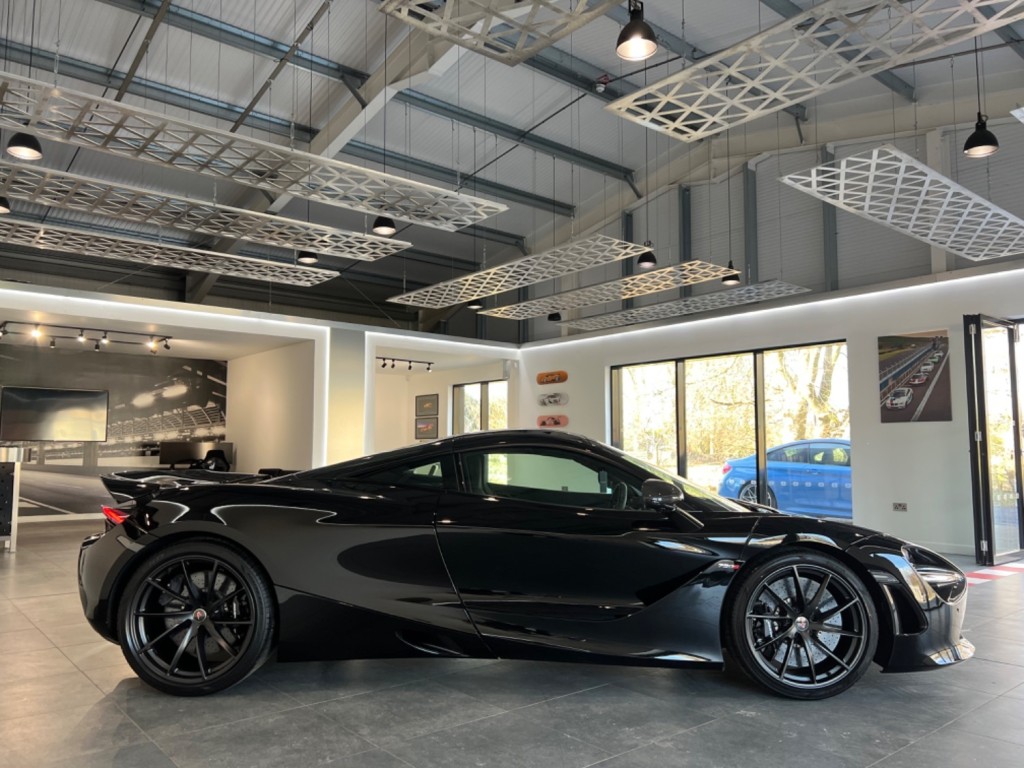 MCLAREN 720S