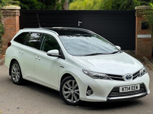 TOYOTA AURIS