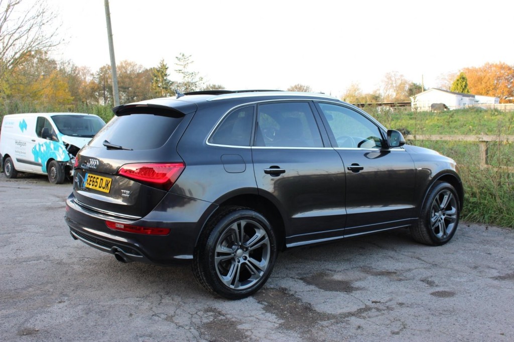 AUDI Q5