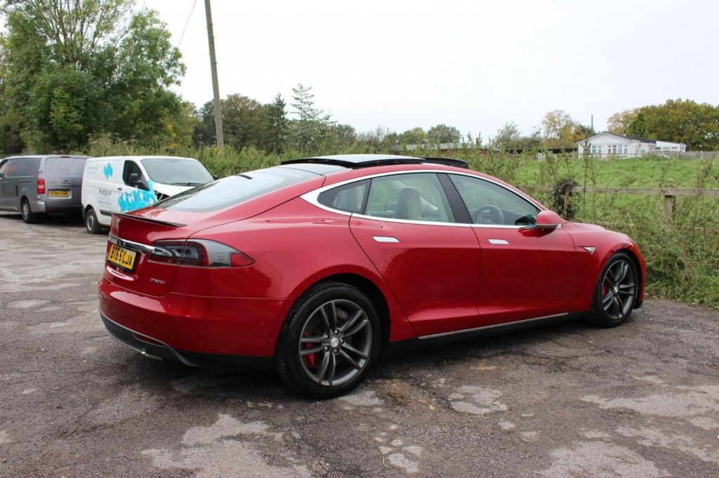 TESLA MODEL S