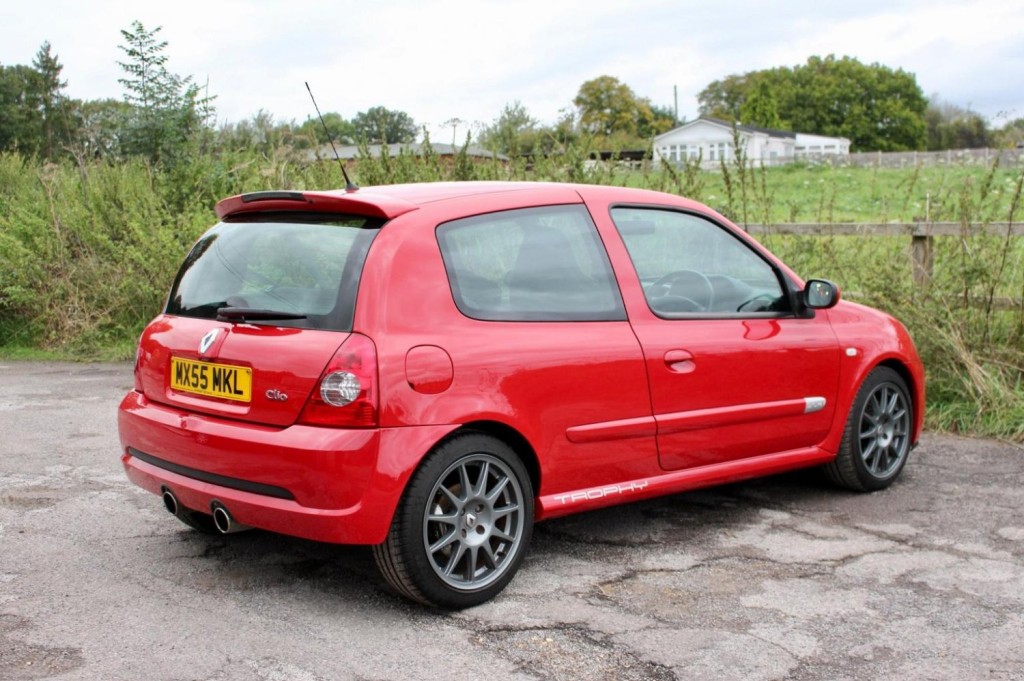 RENAULT CLIO