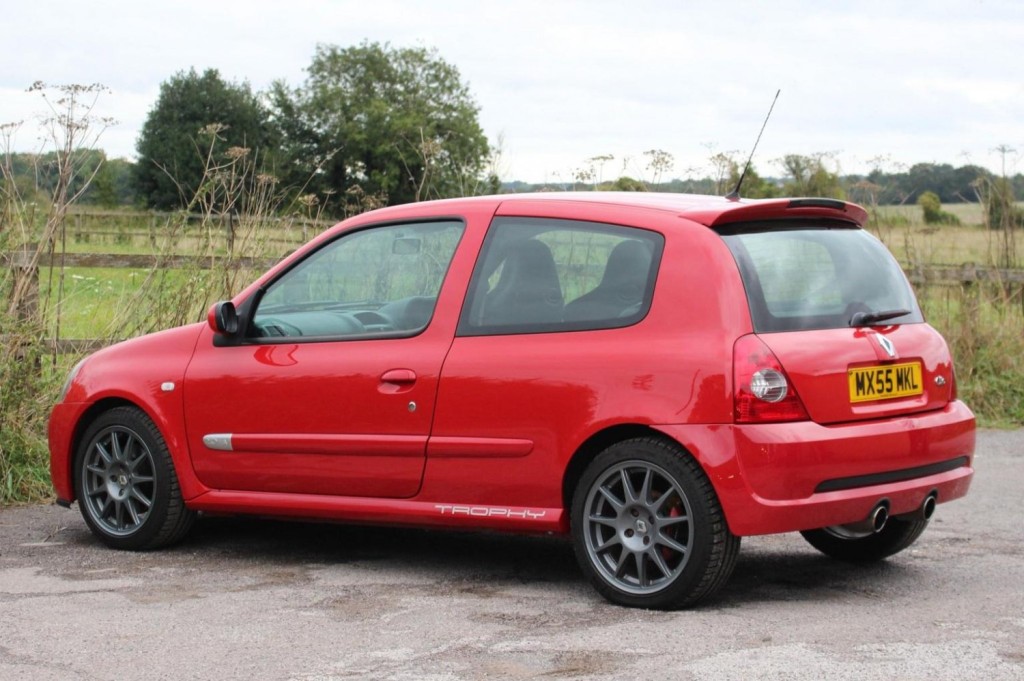 RENAULT CLIO