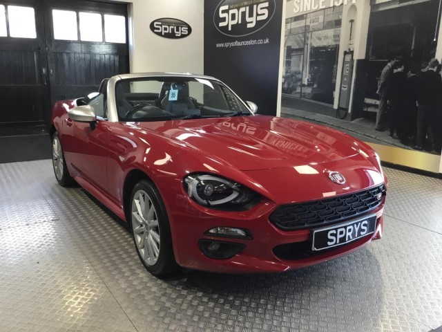 FIAT 124 SPIDER