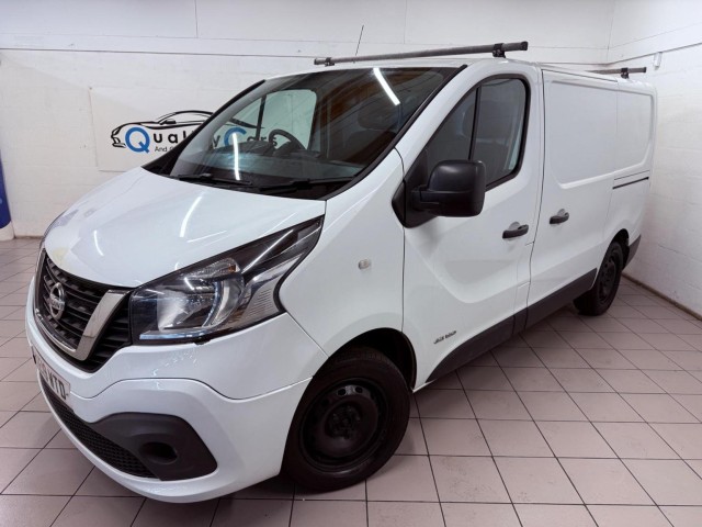 NISSAN NV300